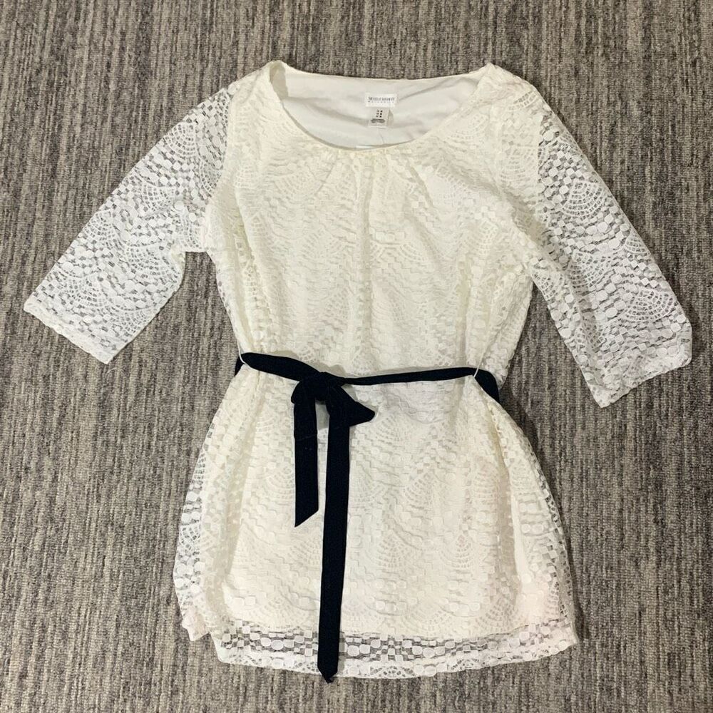 Motherhood Maternity Womens Size Medium All Over Lace Top White Black Belt Lined
